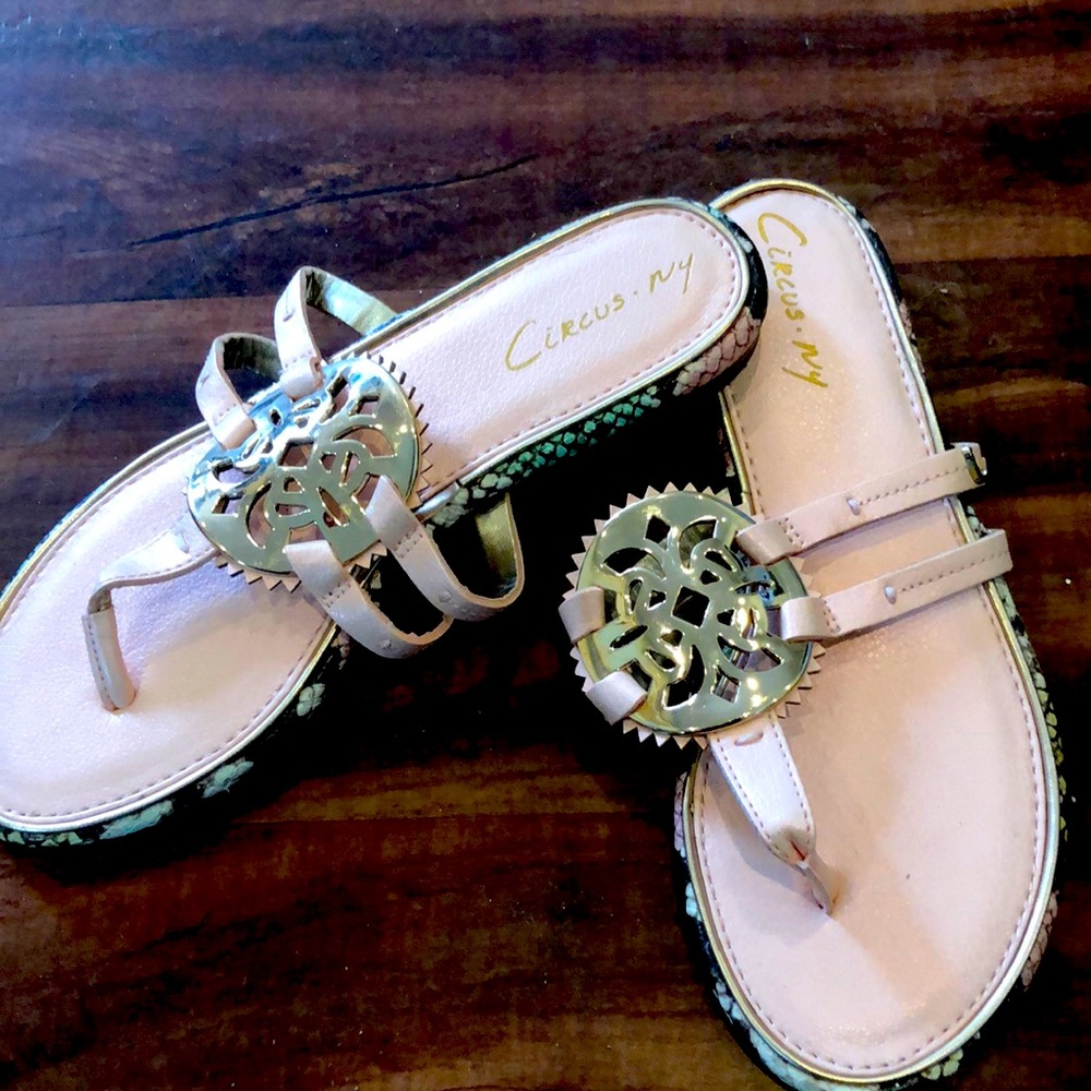 Brand new Circus NY by San Edelman thong style sandals